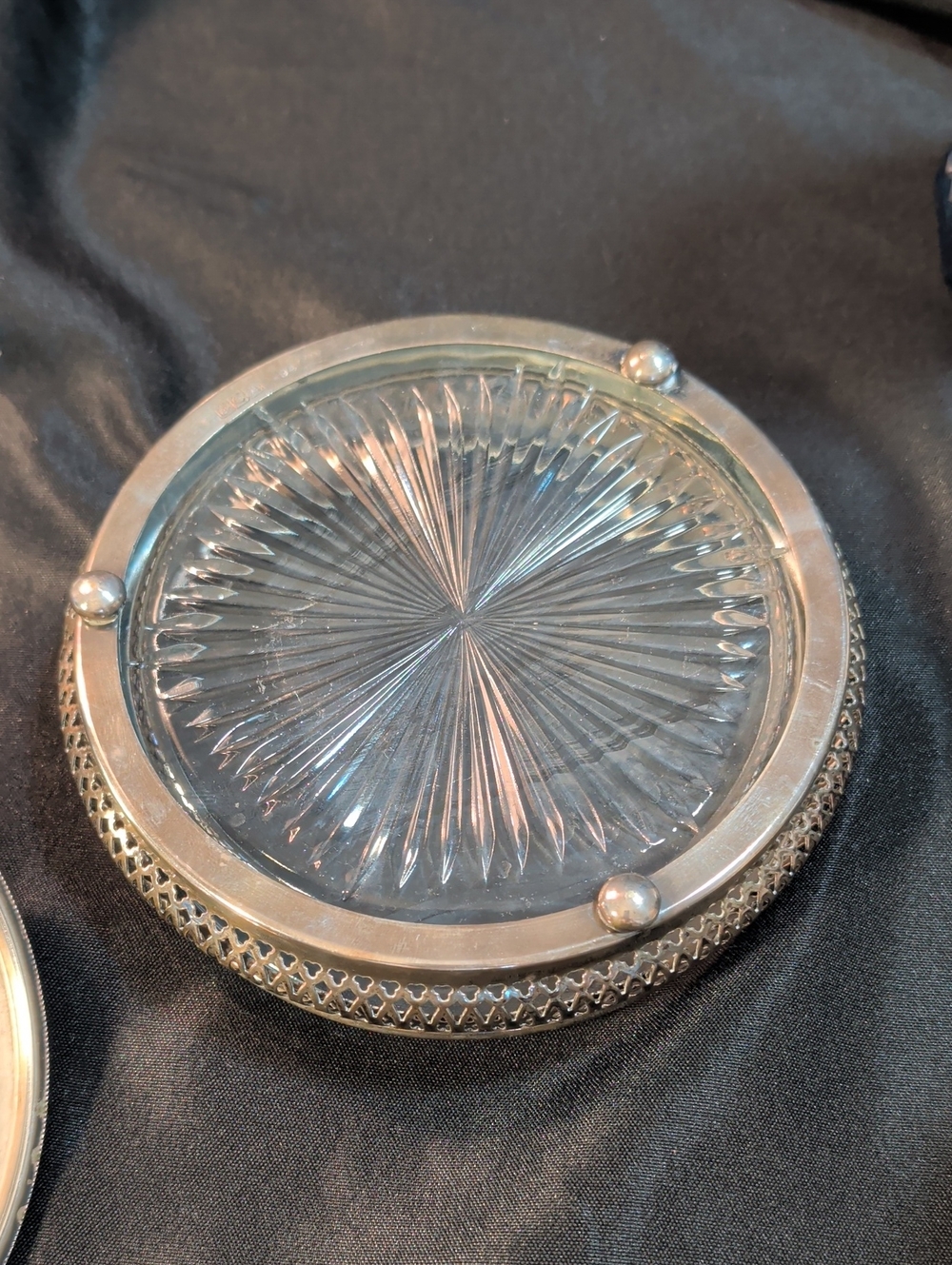 Vintage 1940's Crescent Silver Plated Relish Bowl With Glass Insert - Picture 11 of 12